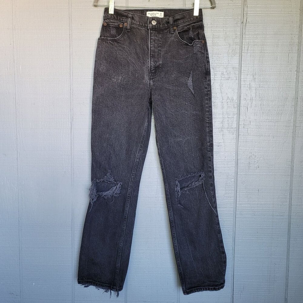 Abercrombie & Fitch The 90s Straight Ultra High-Rise. Size 26/2s